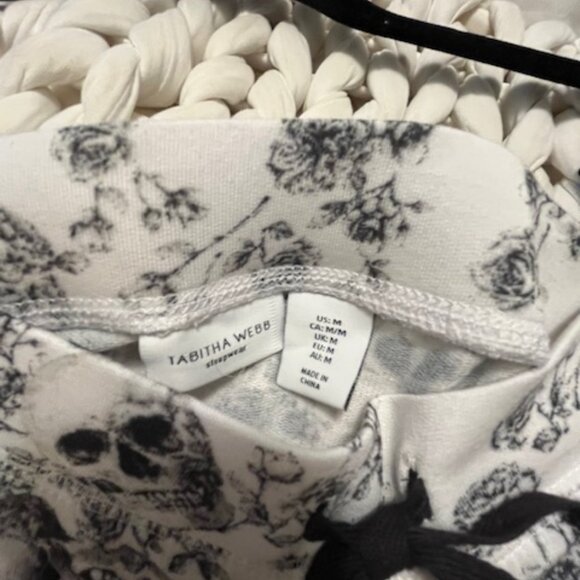 NWT, Tabitha Webb black and white pj bottoms,skull and flower pattern, size L, - Picture 5 of 7